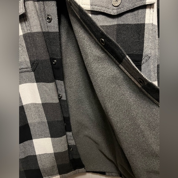 Duluth Men’s Lined Flannel Size L NWOT - Picture 4 of 4